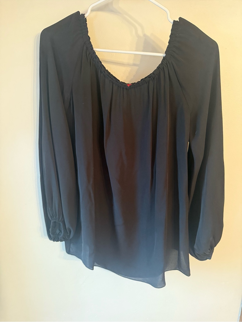 100% Silk Carolina Herrera Top